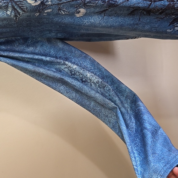 NWOT Blue Floral 2 Pc Lounge Set Size 1X LACE V-Neck Elastic Waist Pull Over - Picture 4 of 11